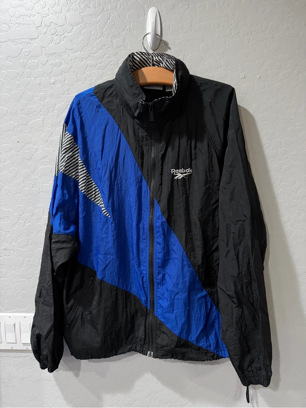 Vintage Reebok Colorblock Diagonal Track Jacket Large Bin 1